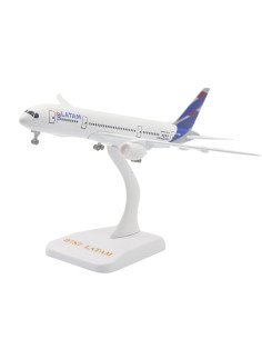 Avión de Latam a Escala - Escala 1:350