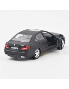 Mercedes Benz E63 AMG negro mate - Escala 1:36 - Tienda de artículos de colección 2