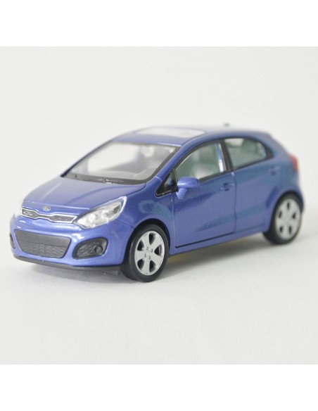 Kia rio azul Escala 1:32 - Sin gasolina