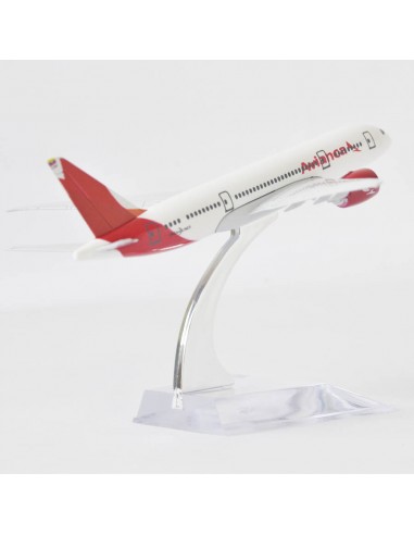 Avianca blanco B787 - aviones a escala