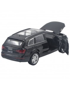 Audi Q7 negro -  Escala 1:32- Carros de colección 2